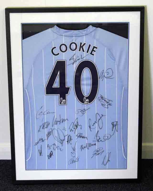 Manchester-City-Shirt-low-r.jpg